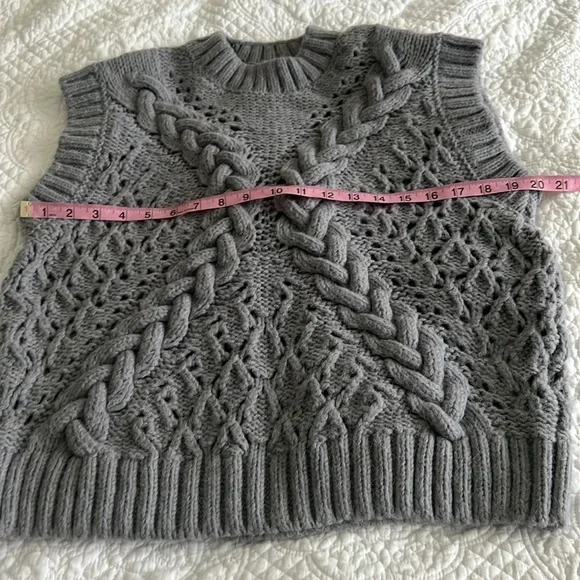 Zara Charcoal Gray Braided Cable Knit Sleeveless Crewneck Sweater Vest - Picture 3 of 8